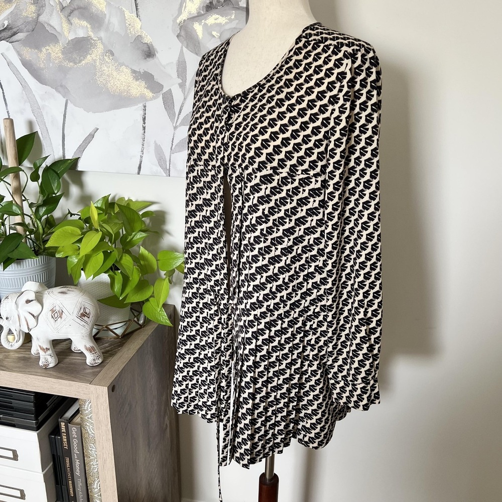 Maeve Anthropologie Black Cream Geometric Print Tunic Top Medium Drawstring Boho - Picture 2 of 9